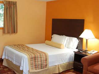 Hotel pic Budgetel Inn Glens Falls-Lake George