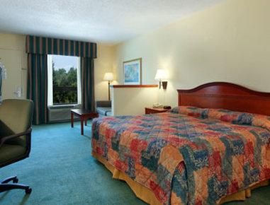 Photo of Faremont Inn & Suites