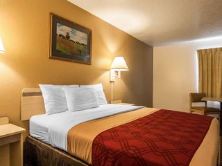 Фото отеля Econo Lodge Inn & Suites Corvallis