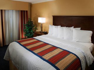 Фото отеля TownePlace Suites Fort Worth Downtown