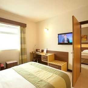 NearBy Hotel