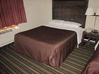 Фото отеля Woodfield Inn and Suites