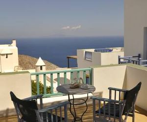 Kyma sto Phos Folegandros Town Greece