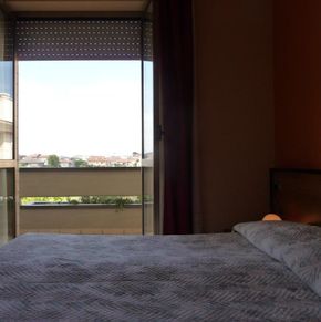 NearBy Hotel