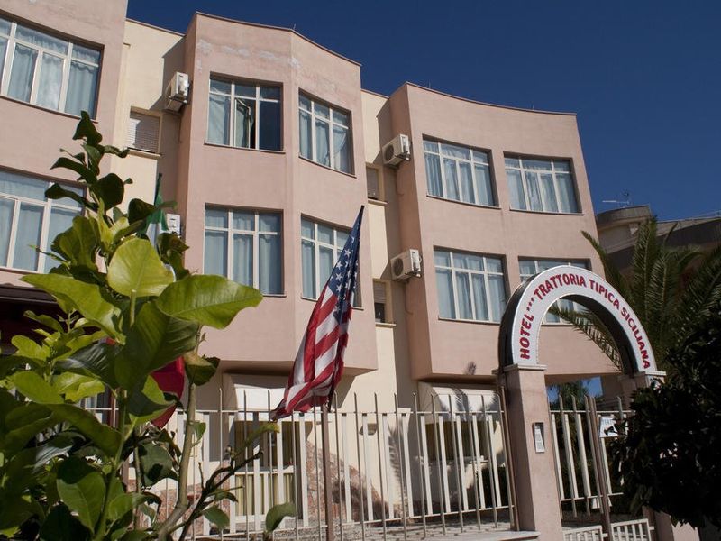Hotel Photo 1