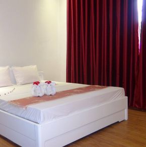 NearBy Hotel