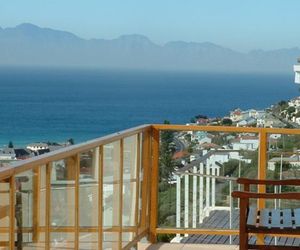 Moon Bay Guest House Fish Hoek South Africa