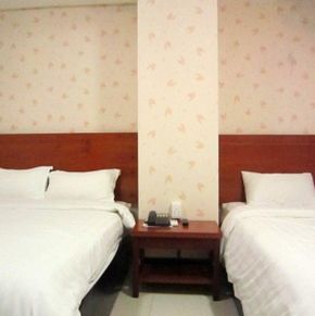 NearBy Hotel
