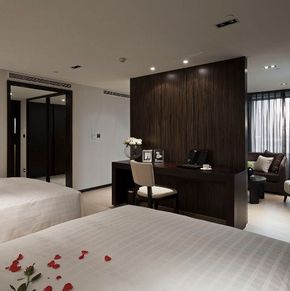 NearBy Hotel