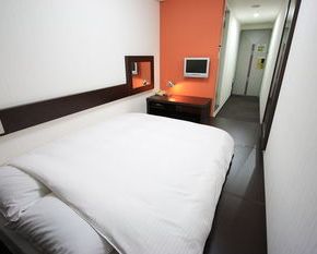 NearBy Hotel