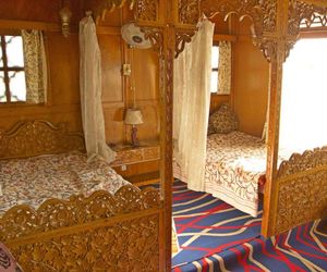 Heaven Breeze Group of Houseboats Srinagar India