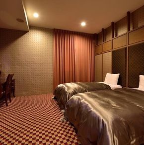 NearBy Hotel