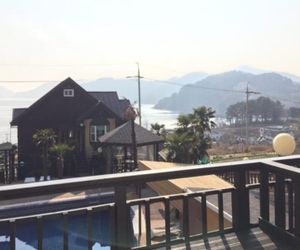Gajodo Fullhouse Pension Koje South Korea