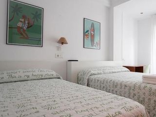 Фото отеля Pension Angelines, Sneuu Hostel Santander