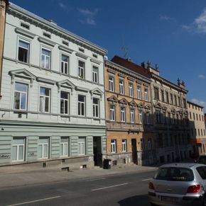 NearBy Hotel