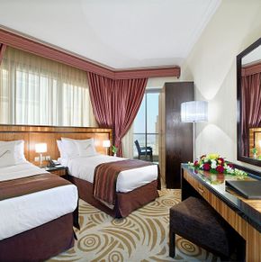 NearBy Hotel