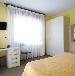 NearBy Hotel