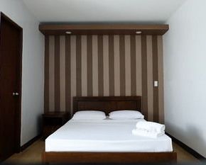 NearBy Hotel