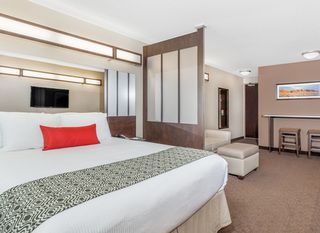 Фото отеля Microtel Inn and Suites by Wyndham Weyburn