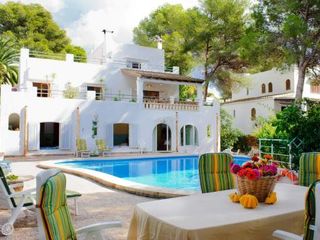 West Casa Taake