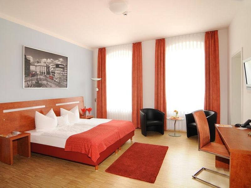 Hotel Photo 1