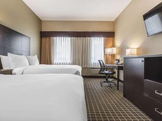Фото отеля Quality Inn & Suites Downtown Windsor, ON, Canada