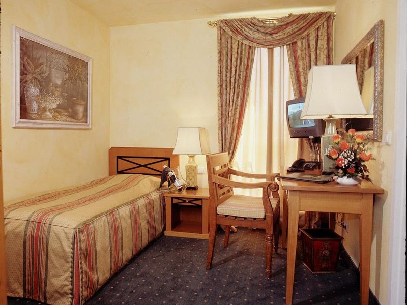Hotel Photo 1