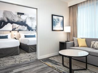 Фото отеля Delta Hotels by Marriott Vancouver Downtown Suites