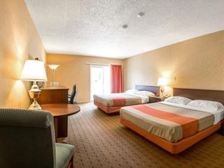 Фото отеля Motel 6-Trenton, ON