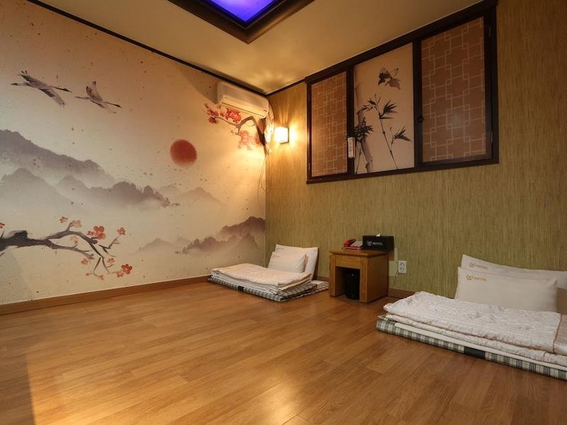 Hotel Photo 9