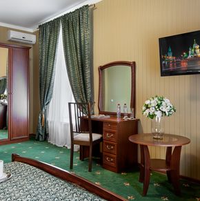 NearBy Hotel