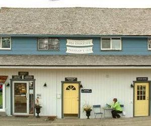 Tofino Paddlers Inn Tofino Canada