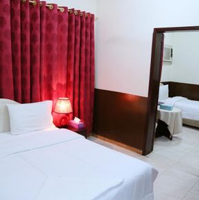 NearBy Hotel