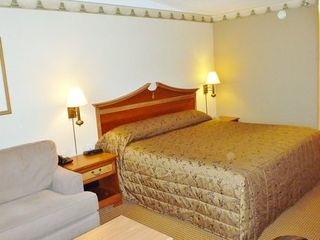 Hotel pic Days Inn & Suites by Wyndham Sault Ste. Marie ON