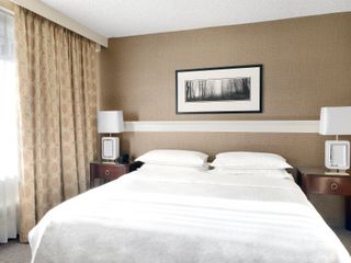 Фото отеля Sheraton Cavalier Saskatoon Hotel