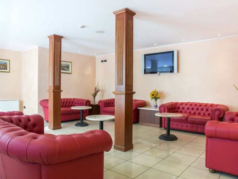 Hotel Photo 8