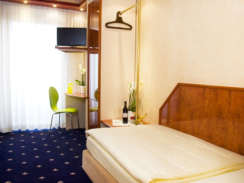 Hotel Photo 1