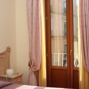 NearBy Hotel