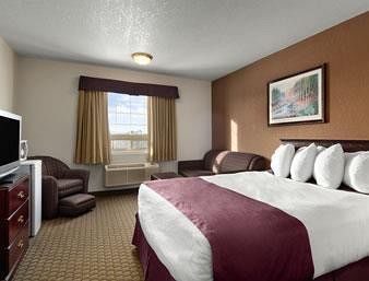 Ramada by Wyndham Red Deer Hotel & Suites