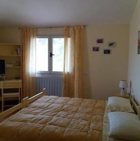NearBy Hotel