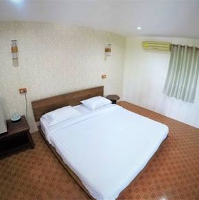 NearBy Hotel