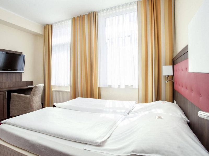 Hotel Photo 1
