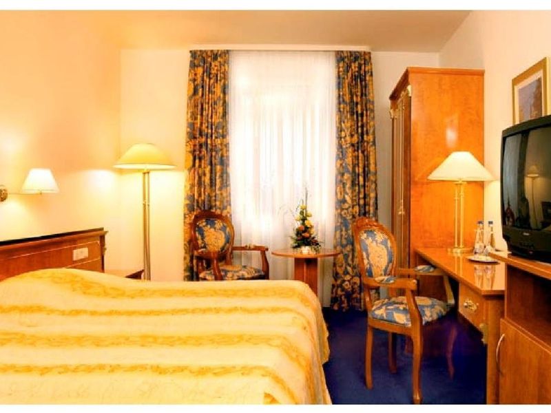 Hotel Photo 1