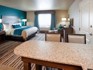 Фото отеля GrandStay Hotel & Suites Valley City