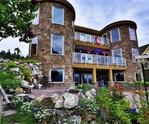 Beach Ave Castle Luxury Vacation Rental Peachland Canada