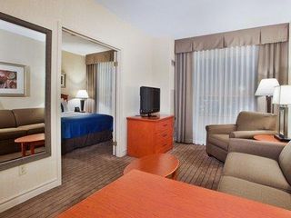Фото отеля Holiday Inn & Suites Ottawa Kanata, an IHG Hotel