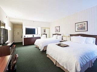 Фото отеля Hampton by Hilton Ottawa