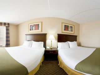 Фото отеля Holiday Inn Express Hotel & Suites North Bay, an IHG Hotel