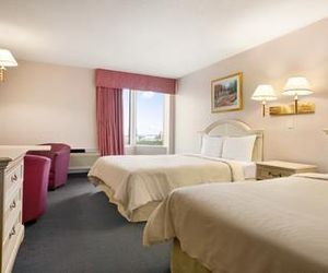 Travelodge Hotel by Wyndham Niagara Falls By the Falls Niagara Falls Canada