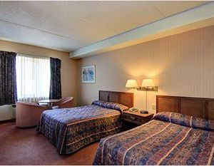 Travelodge by Wyndham Niagara Falls Bonaventure Niagara Falls Canada